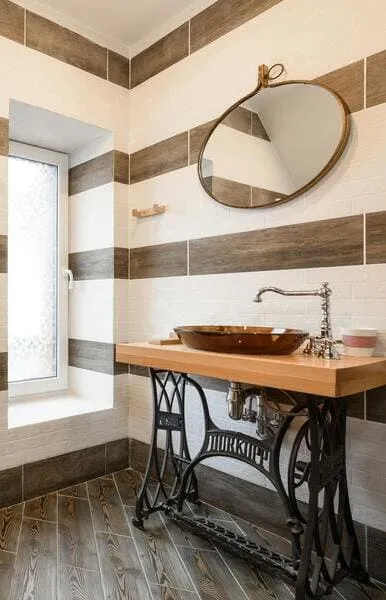 decoracion-de-banos-pequenos-lavabo-sobre-maquina-coser