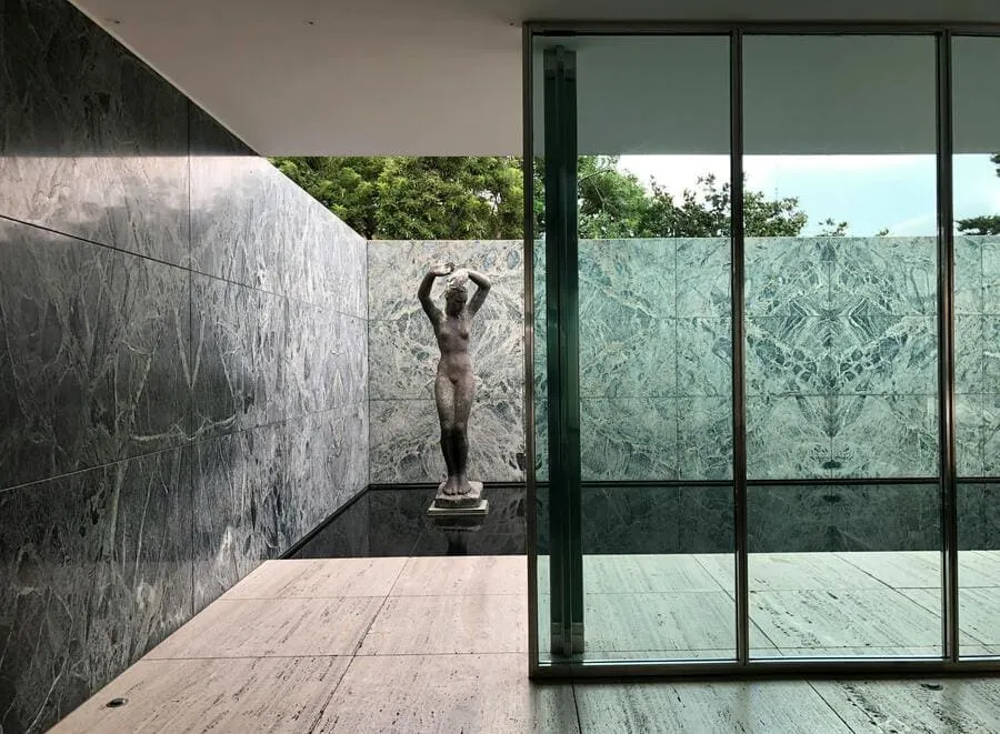 interiorismo-minimalista-pabellon-alemania-barcelona-mies