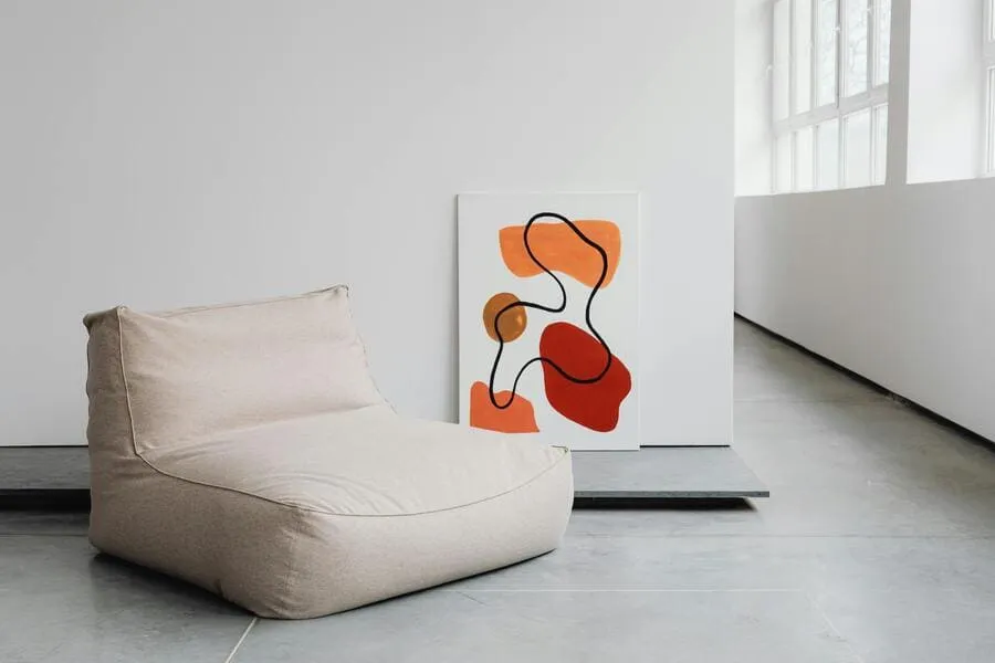 interiorismo-minimalista-sillon-cuadro