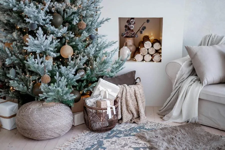 decoracion-navidad-salon-arbol-tonos-neutros