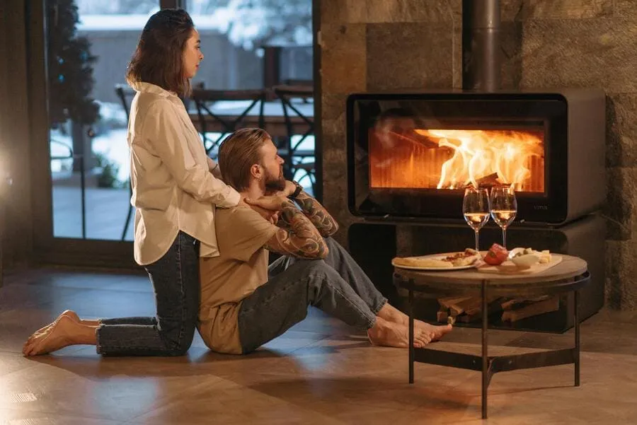 chimeneas-decoracion-pareja